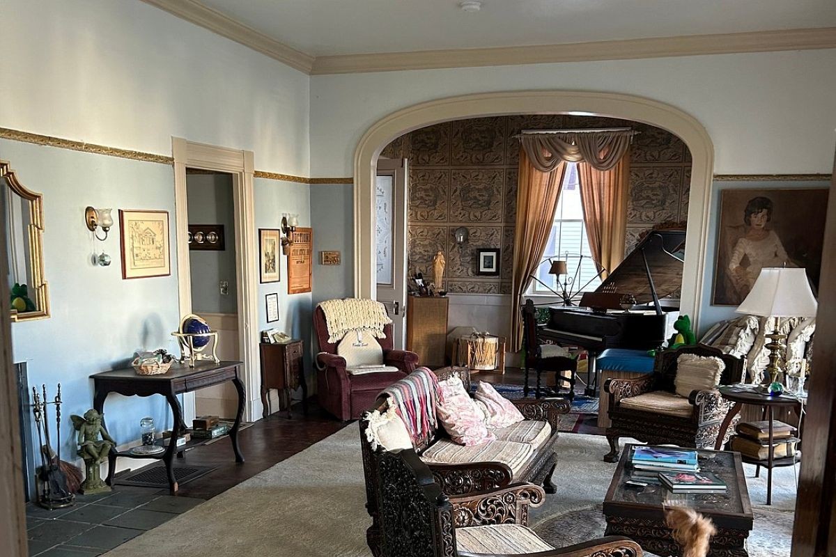 Common room with fireplace