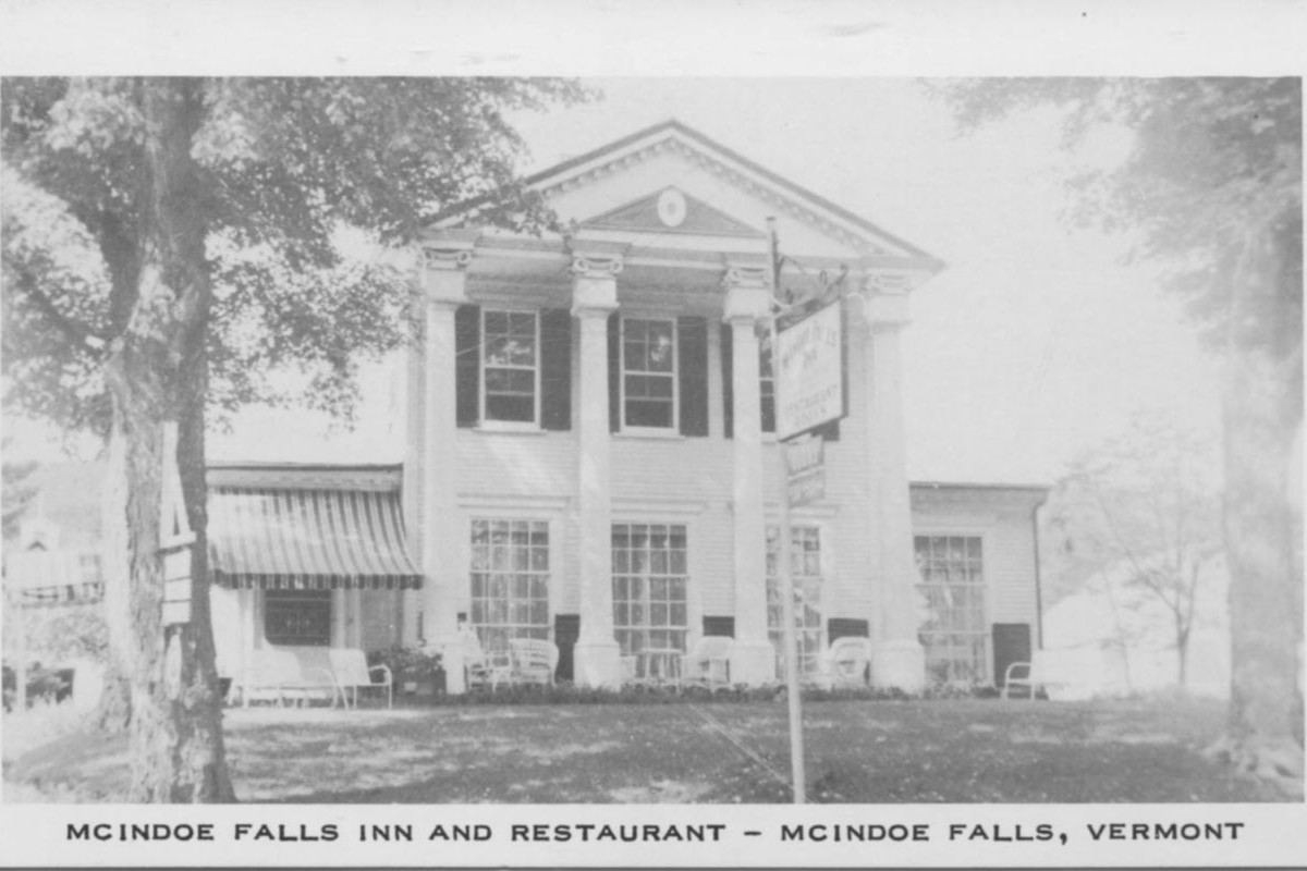McIndoe Falls Inn historic exterior